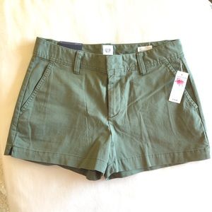 NWT Army Green Gap City Shorts Mid Rise 3” Inseam